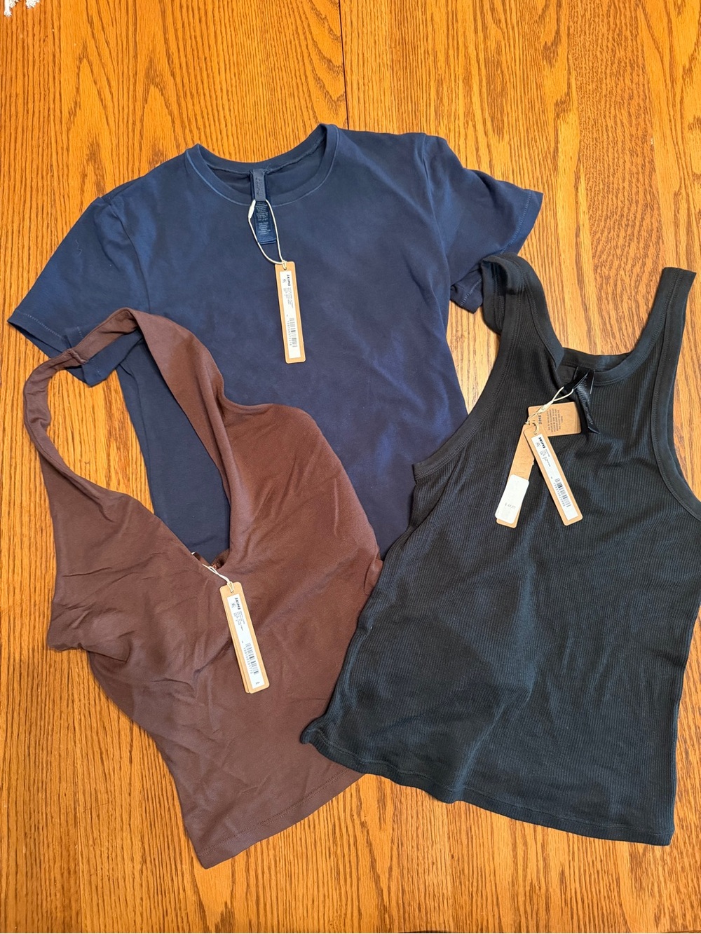 SKIMS Small Top Lot